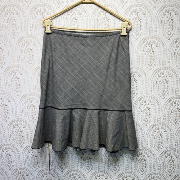 White House Black Market Dresses & Skirts - White House Black Market Skirt Womens 6 Grey Plaid Ruffle Flounce Hem Vintage